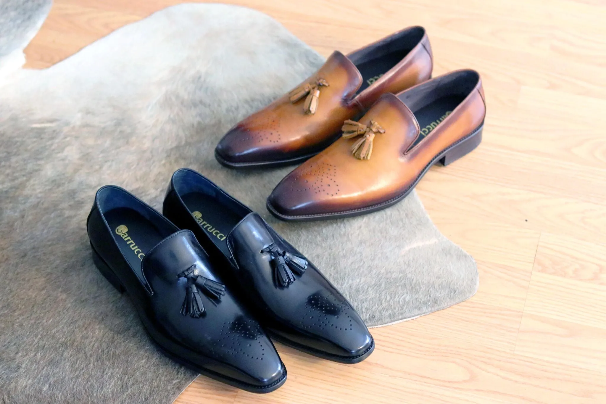 Burnished Calfskin Tasseled Loafer Black