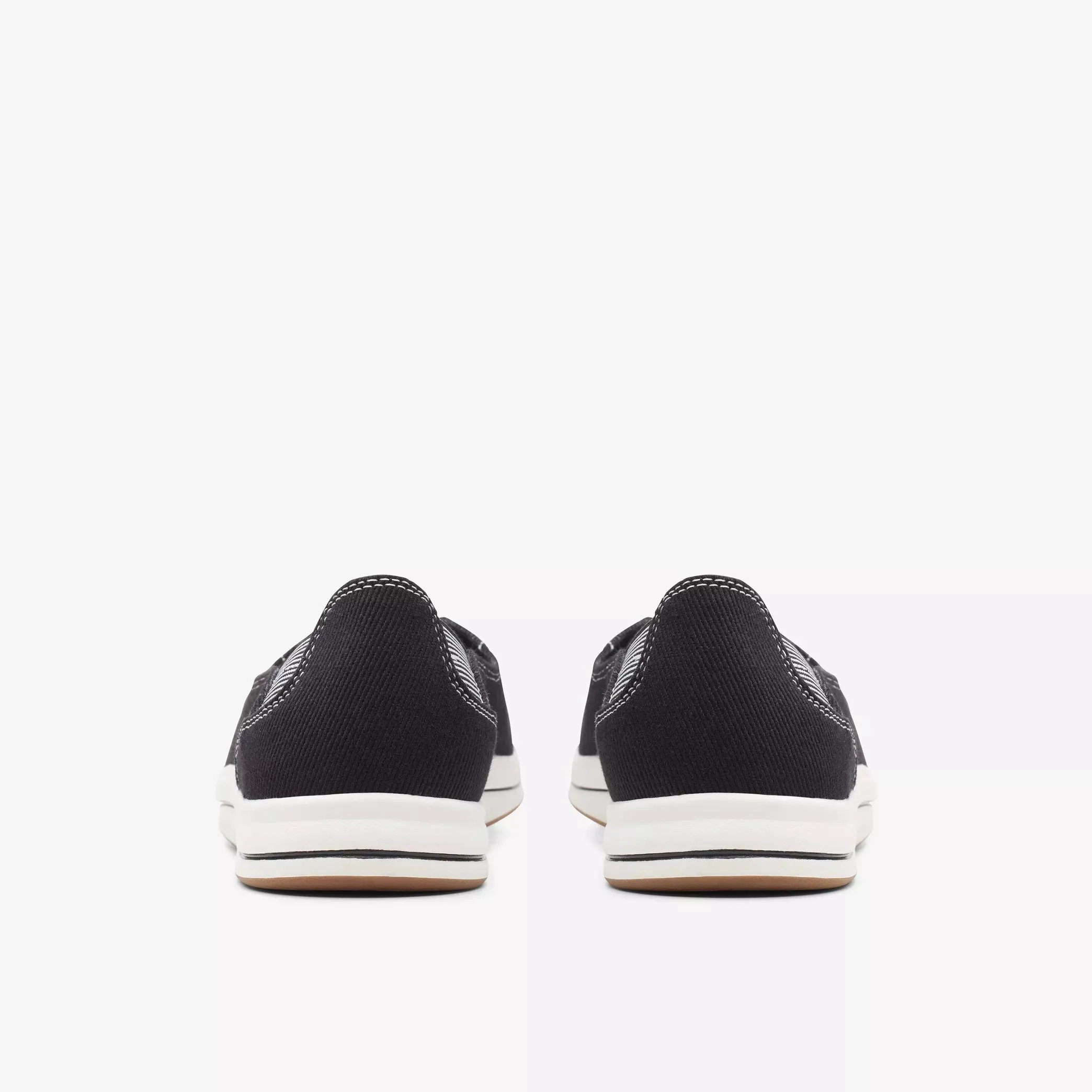 Clarks Women's Breeze Skip Black 26169244