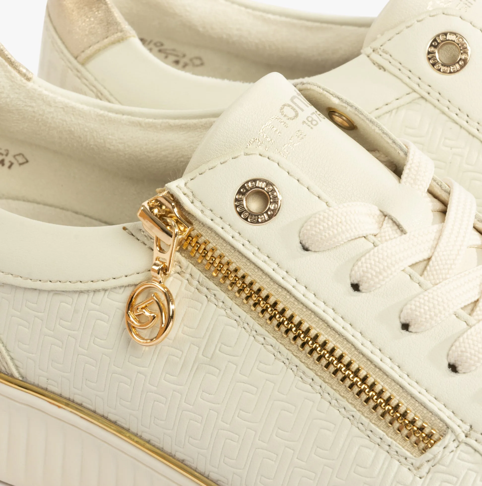 D2E00-80 Womens Shoes White Combination