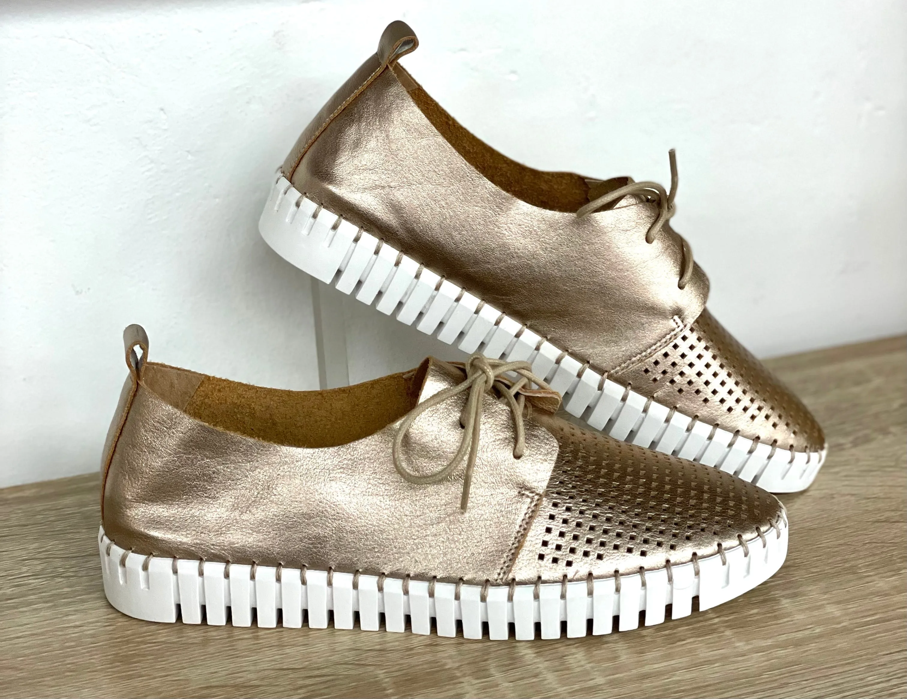 Django & Juliette Huston Champagne Leather Sneaker