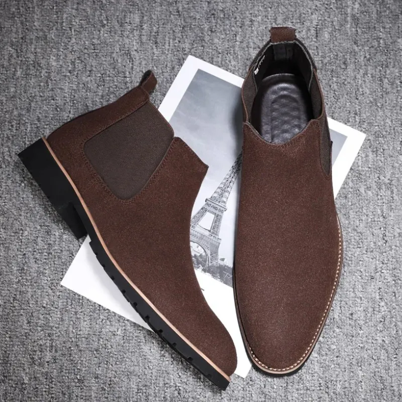Durable boots for men with treaded soles