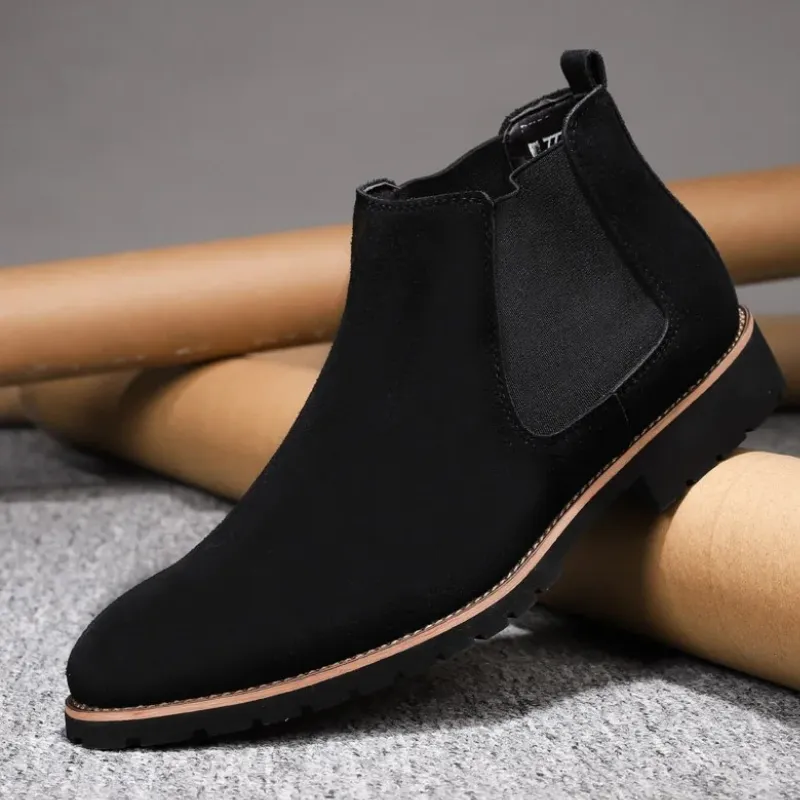 Durable boots for men with treaded soles