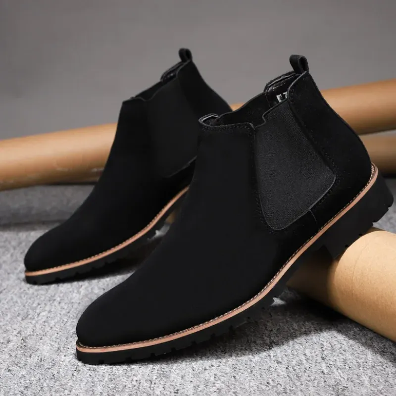 Durable boots for men with treaded soles