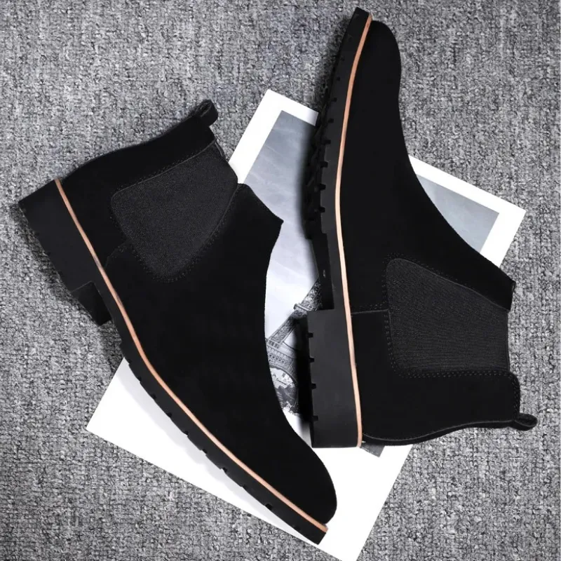 Durable boots for men with treaded soles