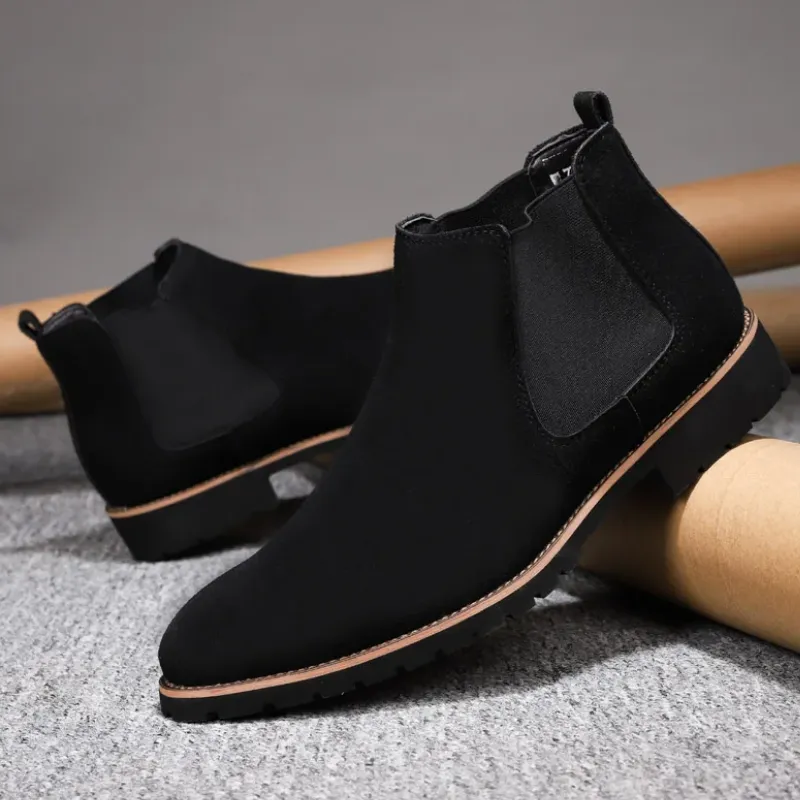 Durable boots for men with treaded soles