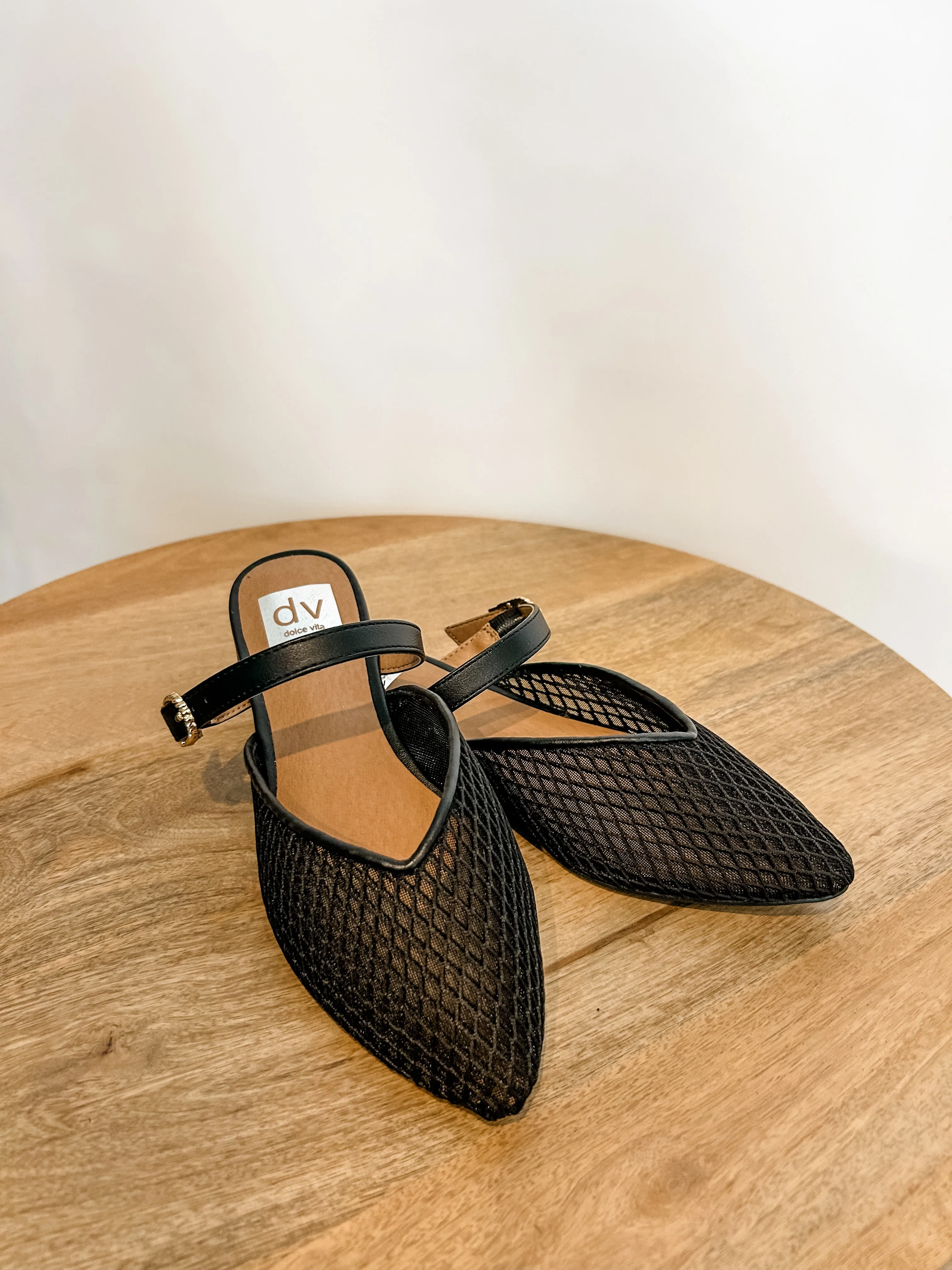 DV Domain Mesh Black