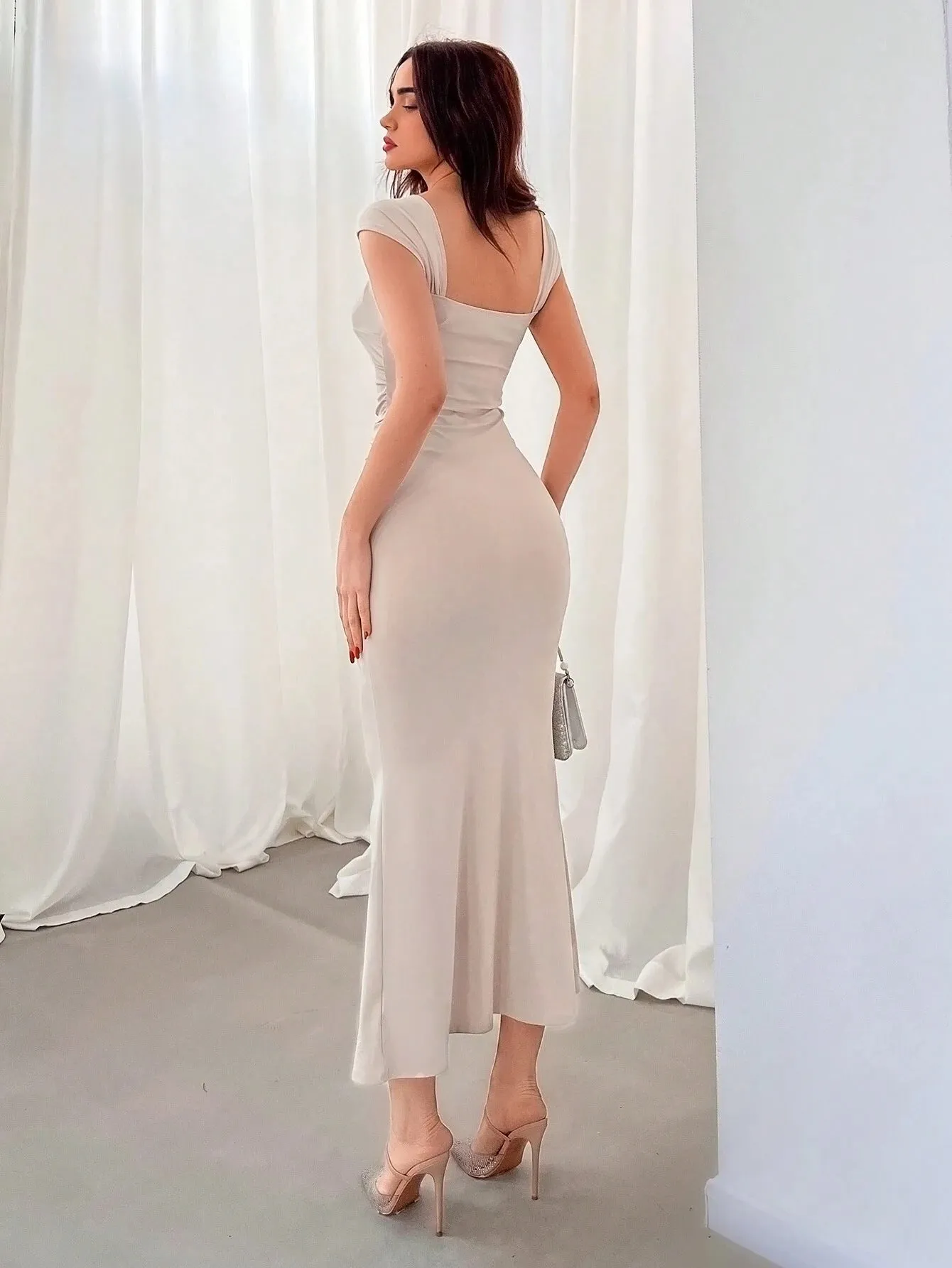 Elegant Slim Fit Pleated Long Dress with Square Neckline