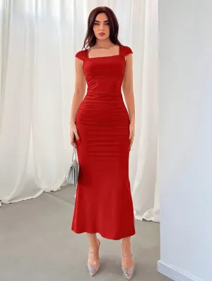 Elegant Slim Fit Pleated Long Dress with Square Neckline