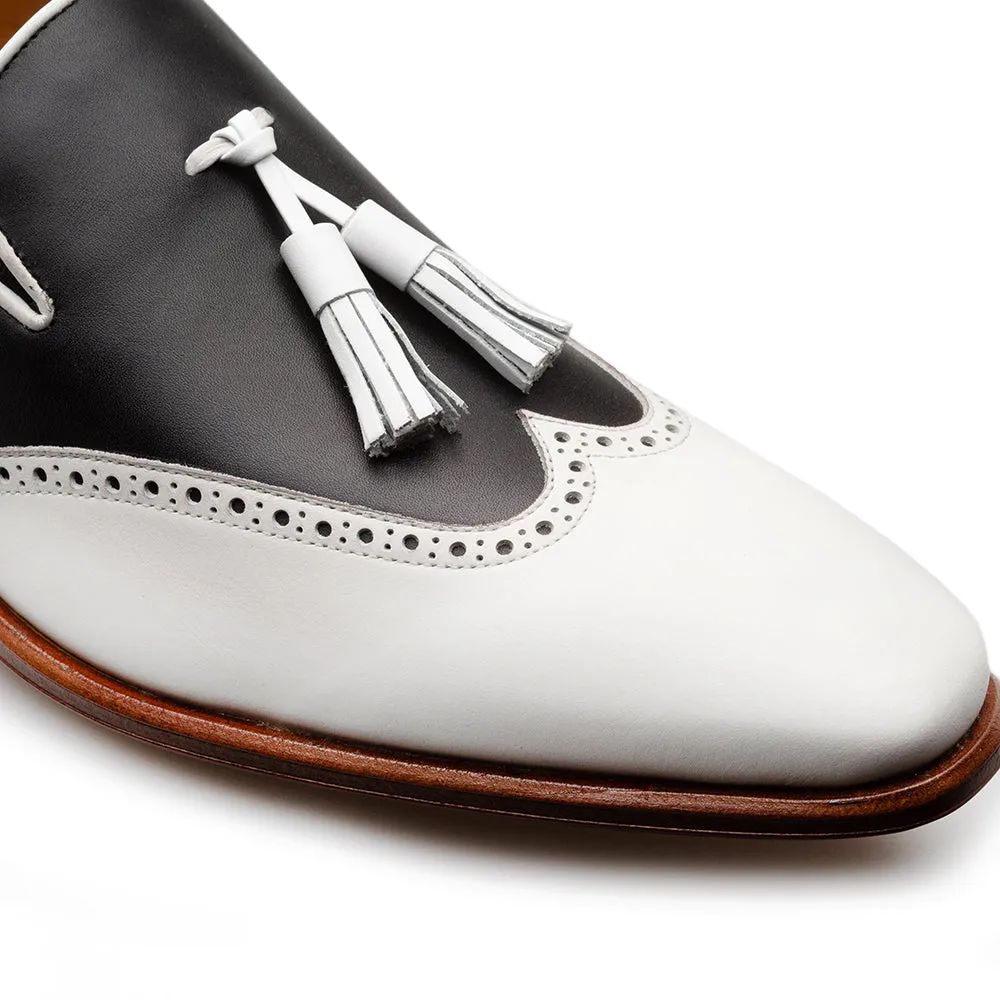 Jucar Two Tone Tasseled Slip On-White/Black | Mezlan