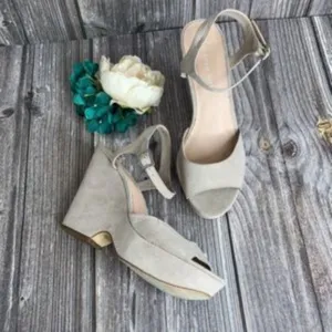 Madden Girl Tan Cena Wedge Sandals 9.5M