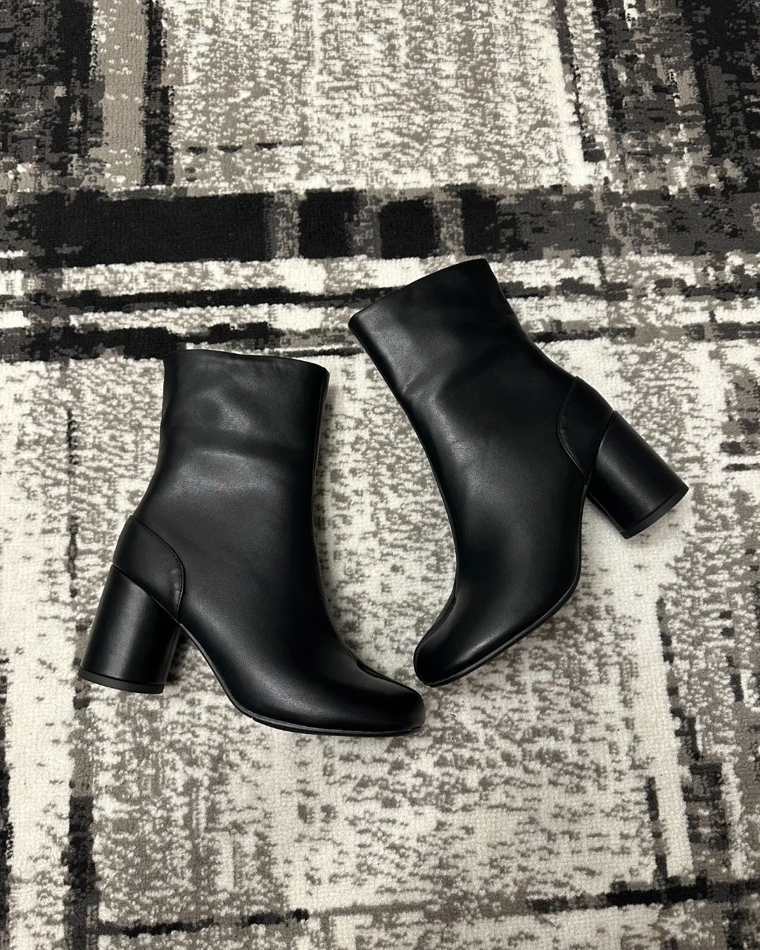 Tabi boots