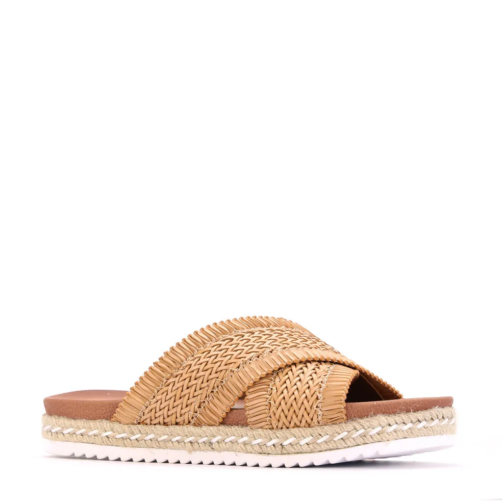 TINNY CRISSCROSS SLIDE SANDAL