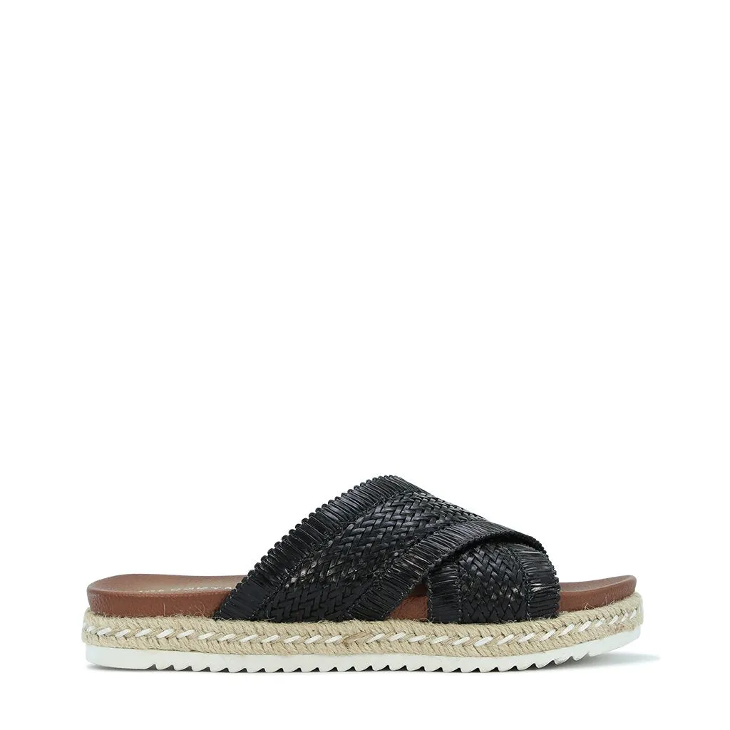 TINNY CRISSCROSS SLIDE SANDAL
