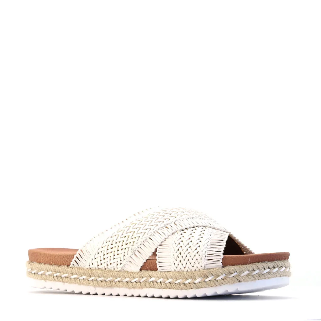TINNY CRISSCROSS SLIDE SANDAL