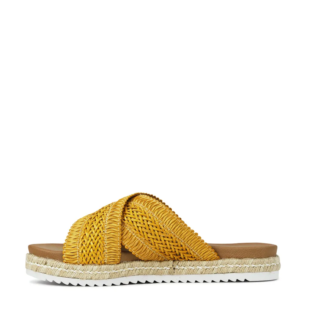 TINNY CRISSCROSS SLIDE SANDAL