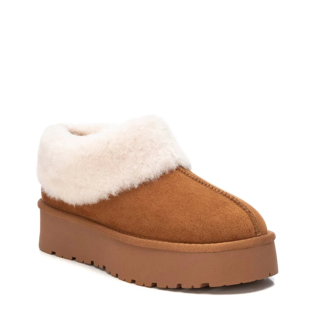 Women's Winter Suede Clogs By XTI 142211
