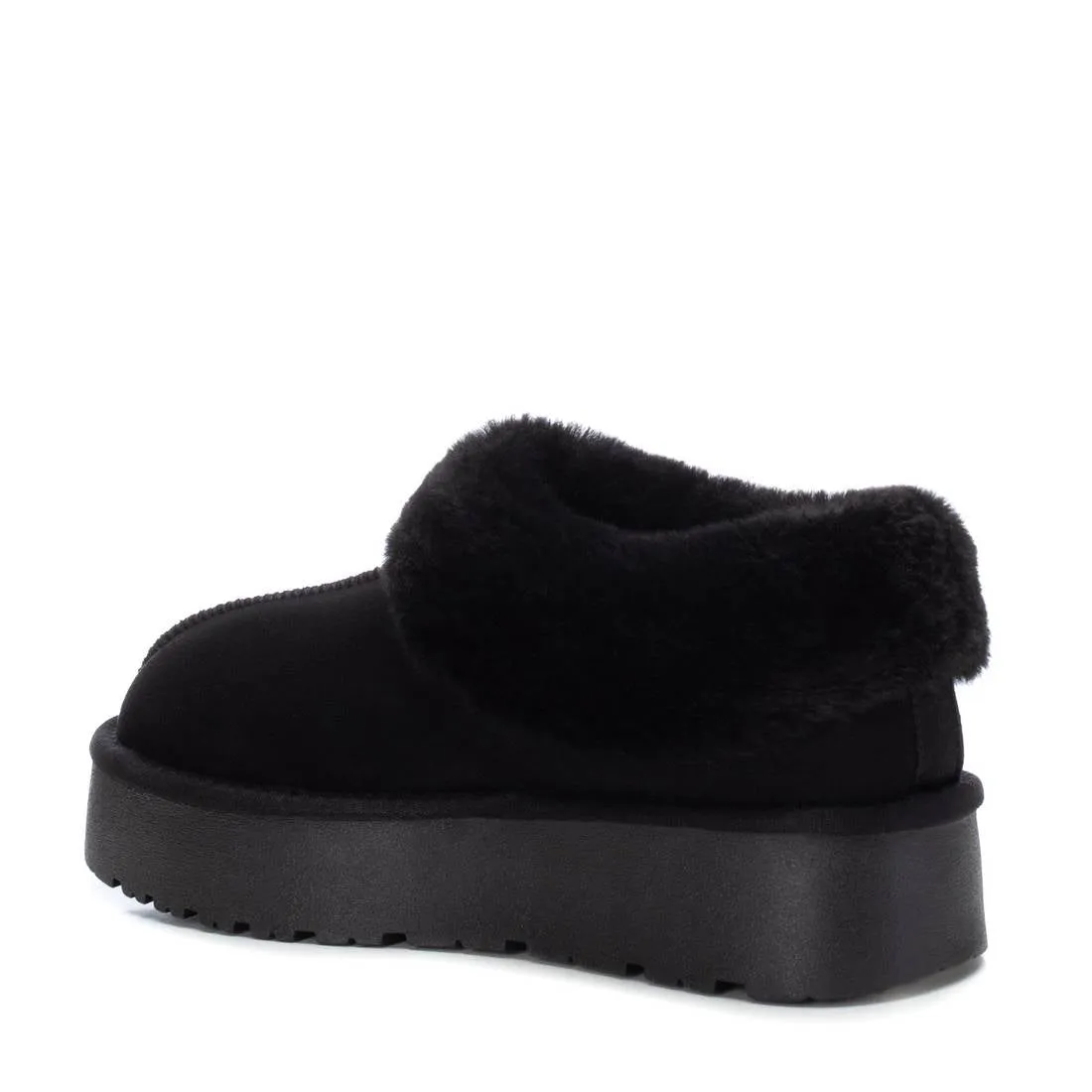 Women's Winter Suede Clogs By XTI 142211